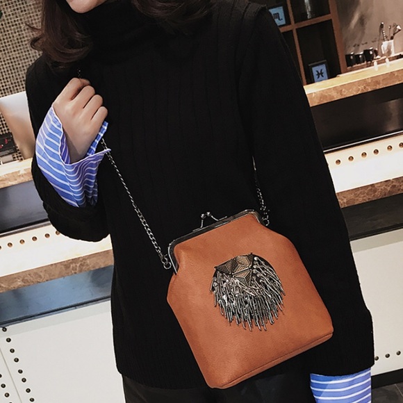 Stunning Crossbody Bag - Picture 2 of 7